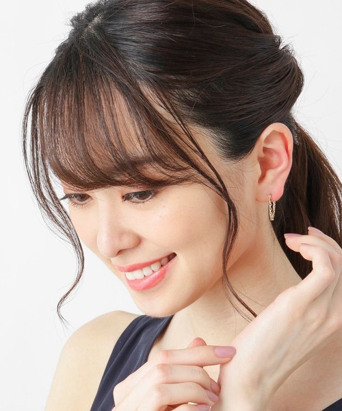 COCOSHNIK(ココシュニック)の「K10トゥインクル チェーンスタッドピアス(ピアス(両耳用)・レディース・ホワイト系その他7・00)」の8枚目の写真
