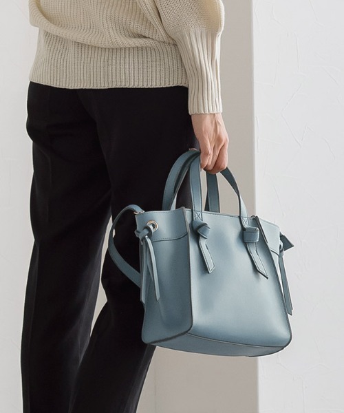 Pierrot(ピエロ)の「ショルダー付きハンドバッグ(ショルダーバッグ・レディース・ライトグレー/キャメル/マスタード/グレイッシュベージュ/ブルー系その他/グリーン系その他/ピンク系その他/ベージュ/ホワイト×ネイビー/その他/モカ/ダークブラウン・FREE)」の8枚目の写真