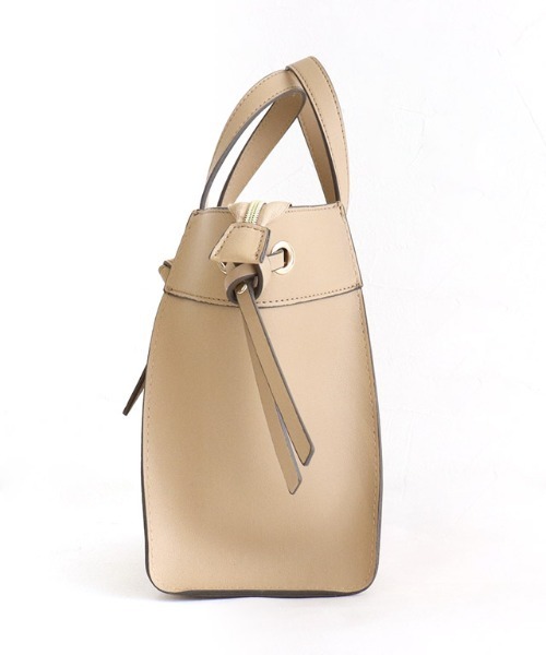 Pierrot(ピエロ)の「ショルダー付きハンドバッグ(ショルダーバッグ・レディース・ライトグレー/キャメル/マスタード/グレイッシュベージュ/ブルー系その他/グリーン系その他/ピンク系その他/ベージュ/ホワイト×ネイビー/その他/モカ/ダークブラウン・FREE)」の19枚目の写真