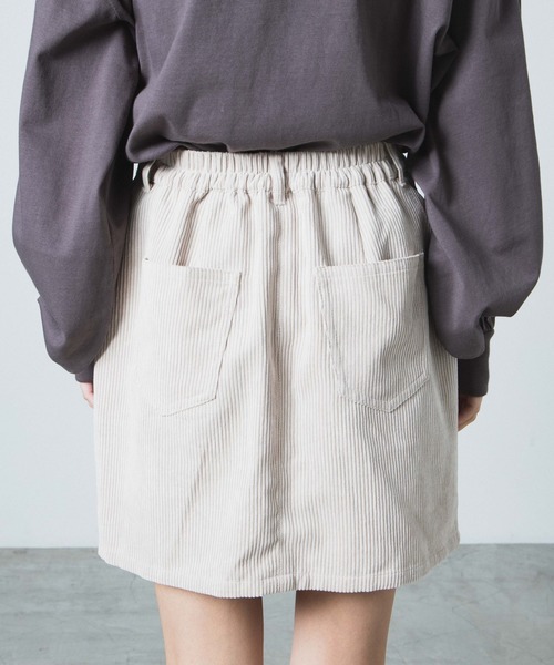WEGO（ウィゴー）の「WEGO/コーデュロイミニスカート（スカート・レディース・ブラック/パープル/ブラウン/アイボリー・SMALL/MEDIUM/LARGE）」の19枚目の写真