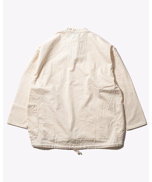 Vincent et Mireille（バンソンエミレイユ）の「【VINCENT ET MIREILLE ヴァンソンエミレイユ】UNISEX ヘリンボーンスモック（シャツ/ブラウス・メンズ・サンドベージュ/オフホワイト/ネイビー/ブラック・40/42/36）」の8枚目の写真