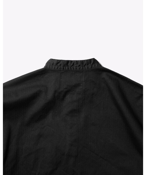 Vincent et Mireille（バンソンエミレイユ）の「【VINCENT ET MIREILLE ヴァンソンエミレイユ】UNISEX ヘリンボーンスモック（シャツ/ブラウス・メンズ・サンドベージュ/オフホワイト/ネイビー/ブラック・40/42/36）」の19枚目の写真