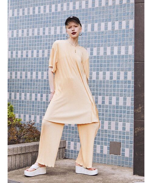 jouetie(ジュエティ)の「プリーツセットアップ(トップス&パンツSET)(Tシャツ/カットソー・レディース・オレンジ/ピンク/ブラック/ブルー/ライトグリーン・MEDIUM)」の11枚目の写真