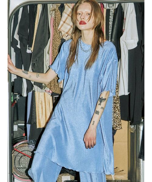 jouetie(ジュエティ)の「プリーツセットアップ(トップス&パンツSET)(Tシャツ/カットソー・レディース・オレンジ/ピンク/ブラック/ブルー/ライトグリーン・MEDIUM)」の3枚目の写真