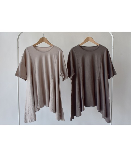 NHT（エヌエイチティー）の「エヌエイチティー フレアーＴシャツ（大人）（Tシャツ/カットソー・レディース・チャコールグレー/ベージュ・F）」の4枚目の写真