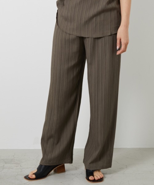 AZUL ENCANTO（アズールエンカント）の「楊柳リラックスパンツ（その他パンツ・レディース・ベージュ/ライトイエロー/ライトブラック・FREE）」の2枚目の写真