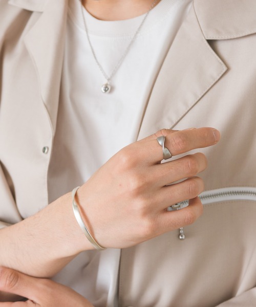 Alpinus(アルピナス)の「Alpinus - logo engraved twistring & twistbangle / ロゴ刻印ツイストリング&ツイストバングル(リング・メンズ・シルバー・FREE)」の12枚目の写真