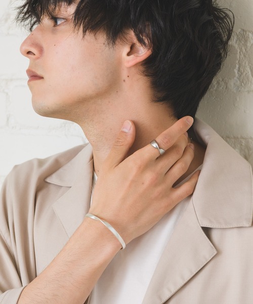 Alpinus(アルピナス)の「Alpinus - logo engraved twistring & twistbangle / ロゴ刻印ツイストリング&ツイストバングル(リング・メンズ・シルバー・FREE)」の16枚目の写真