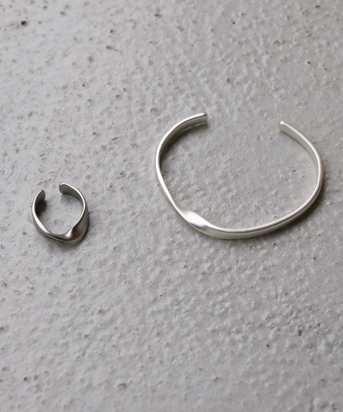 Alpinus(アルピナス)の「Alpinus - logo engraved twistring & twistbangle / ロゴ刻印ツイストリング&ツイストバングル(リング・メンズ・シルバー・FREE)」の19枚目の写真