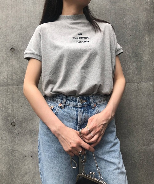 JUGLANS(ユグランス)の「☆ モックネック 刺繍Tシャツ(Tシャツ/カットソー・レディース・ブラック/ブラウン/ネイビー/ホワイト/グレー・M/L)」の3枚目の写真