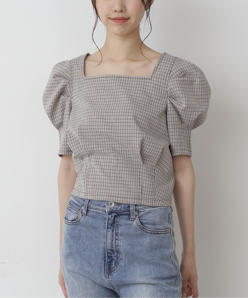 FREE'S MART(フリーズマート)の「スクエアネック短丈半袖ボリュームスリーブブラウス(シャツ/ブラウス・レディース・グリーン系その他/ブラック系その他/パープル系その他/ベージュ系その他・FREE)」の3枚目の写真