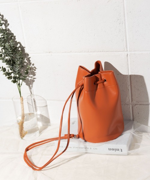 me+em select（ミームセレクト）の「巾着バケツボンサックショルダーバッグ（ショルダーバッグ・レディース・ベージュ/レッド系その他/ブラック/ホワイト・FREE）」の18枚目の写真