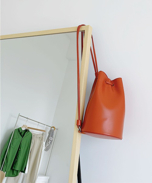 me+em select（ミームセレクト）の「巾着バケツボンサックショルダーバッグ（ショルダーバッグ・レディース・ベージュ/レッド系その他/ブラック/ホワイト・FREE）」の9枚目の写真