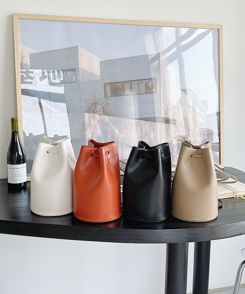 me+em select（ミームセレクト）の「巾着バケツボンサックショルダーバッグ（ショルダーバッグ・レディース・ベージュ/レッド系その他/ブラック/ホワイト・FREE）」の14枚目の写真