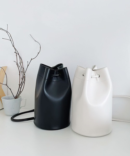 me+em select（ミームセレクト）の「巾着バケツボンサックショルダーバッグ（ショルダーバッグ・レディース・ベージュ/レッド系その他/ブラック/ホワイト・FREE）」の15枚目の写真