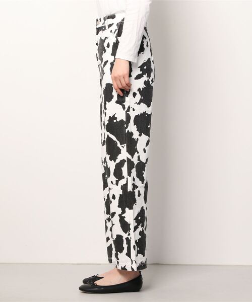 SHAGGIE（シャギー）の「COW柄ハイウエストデニムパンツ（デニムパンツ・レディース・ライトブルー/ブラック・SMALL/MEDIUM）」の3枚目の写真