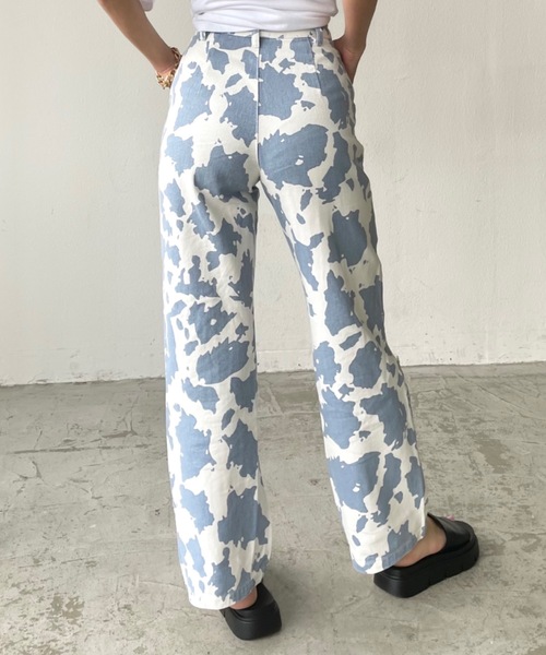 SHAGGIE（シャギー）の「COW柄ハイウエストデニムパンツ（デニムパンツ・レディース・ライトブルー/ブラック・SMALL/MEDIUM）」の11枚目の写真