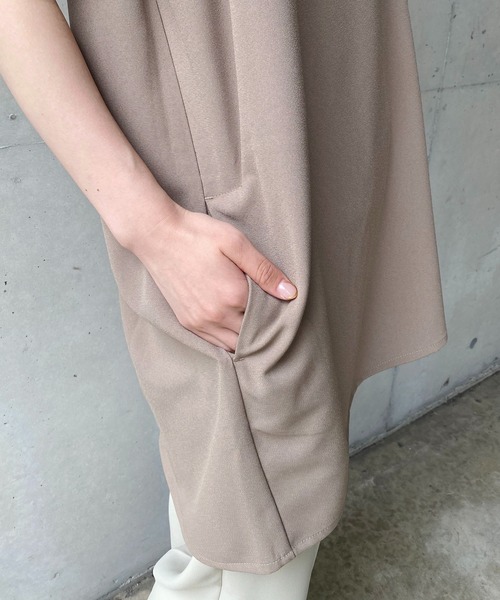 CAPRICIEUX LE'MAGE（カプリシューレマージュ）の「ジョーゼット深Vベスト（ベスト・レディース・グレイッシュベージュ/ブラック・FREE）」の11枚目の写真