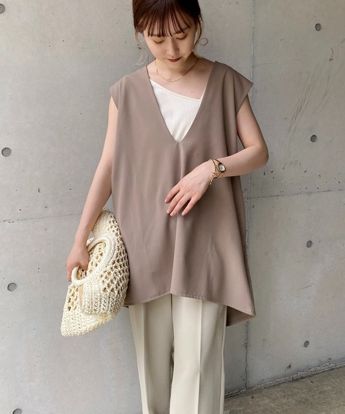 CAPRICIEUX LE'MAGE（カプリシューレマージュ）の「ジョーゼット深Vベスト（ベスト・レディース・グレイッシュベージュ/ブラック・FREE）」の12枚目の写真