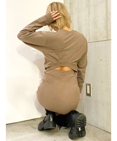 GYDA(ジェイダ)の「BACKOPENスウェットワンピース(ワンピース・レディース・グレー/ブラック/ベージュ・FREE)」の4枚目の写真