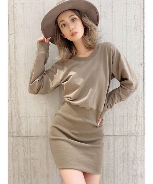 GYDA(ジェイダ)の「BACKOPENスウェットワンピース(ワンピース・レディース・グレー/ブラック/ベージュ・FREE)」の11枚目の写真