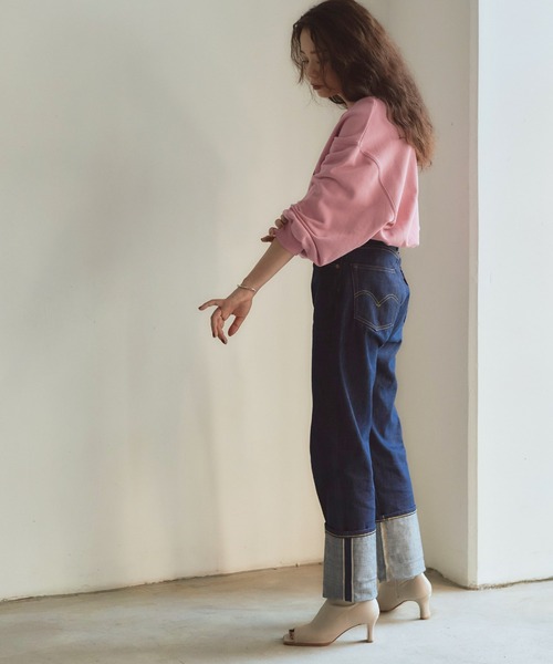 titivate(ティティベイト)の「カレッジロゴスウェットプルオーバー(スウェット・レディース・オフホワイト/ピンク/杢グレー/ネイビー・M/S)」の19枚目の写真