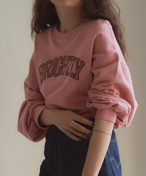 titivate(ティティベイト)の「カレッジロゴスウェットプルオーバー(スウェット・レディース・オフホワイト/ピンク/杢グレー/ネイビー・M/S)」の8枚目の写真