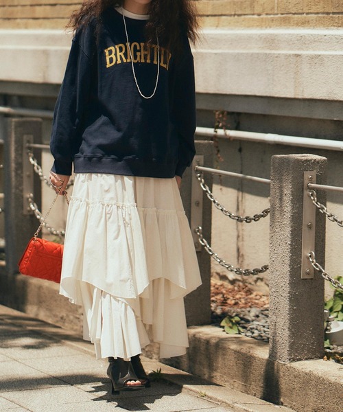 titivate(ティティベイト)の「カレッジロゴスウェットプルオーバー(スウェット・レディース・オフホワイト/ピンク/杢グレー/ネイビー・M/S)」の5枚目の写真