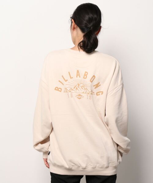 BILLABONG(ビラボン)の「【ムラサキスポーツ別注】BILLABONG/ビラボン ルーズシルエット 撥水バックプリントロゴトレーナー BB014-028(スウェット・レディース・ブラック/ホワイト・M/L)」の4枚目の写真