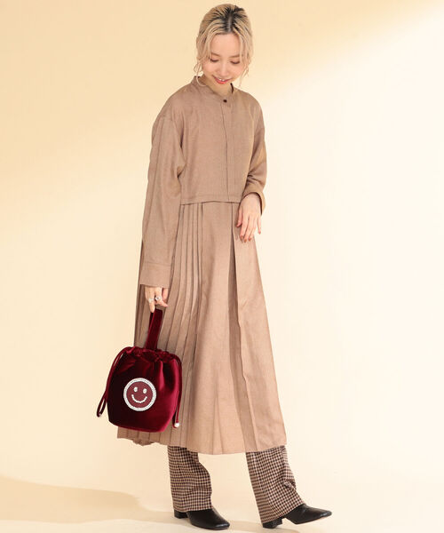 Ray BEAMS(レイビームス)の「ECODECO / ベルベット 巾着 バッグ(トートバッグ・レディース・ネイビー/ワイン・ONE SIZE)」の4枚目の写真