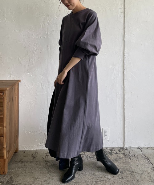 CAPRICIEUX LE'MAGE（カプリシューレマージュ）の「ラウンド立体スリーブワンピース（ワンピース・レディース・アイボリー/ブラック/チャコールグレー・FREE）」の3枚目の写真