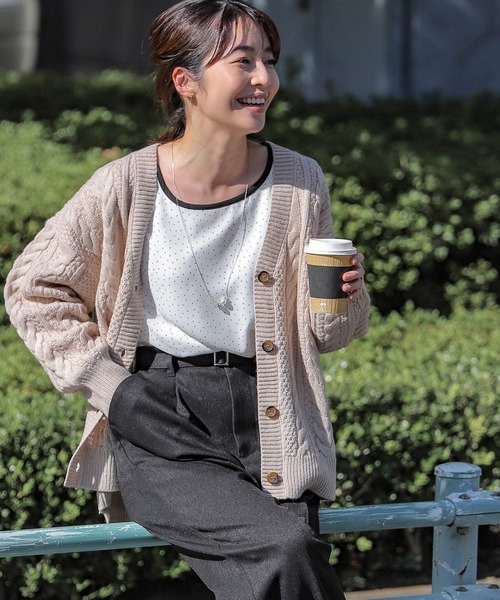 Honeys（ハニーズ）の「ケーブルチュニックカーデ（カーディガン/ボレロ・レディース・アイボリー/杢グレー/ブラウン系その他/ベージュ系その他/ブルー系その他・LL/M/L）」の4枚目の写真