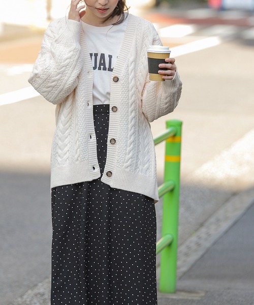 Honeys（ハニーズ）の「ケーブルチュニックカーデ（カーディガン/ボレロ・レディース・アイボリー/杢グレー/ブラウン系その他/ベージュ系その他/ブルー系その他・LL/M/L）」の20枚目の写真