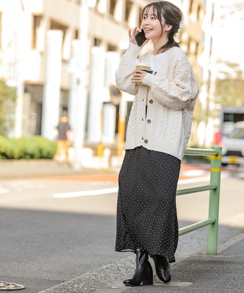 Honeys（ハニーズ）の「ケーブルチュニックカーデ（カーディガン/ボレロ・レディース・アイボリー/杢グレー/ブラウン系その他/ベージュ系その他/ブルー系その他・LL/M/L）」の21枚目の写真