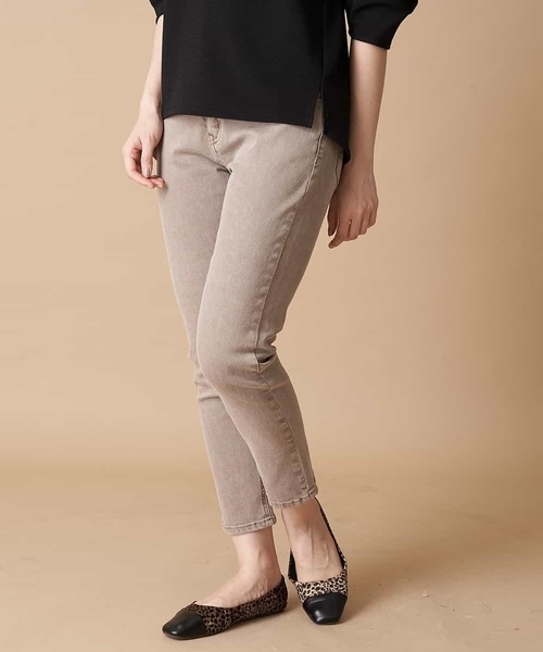 OFUON le MK（オフオンルエムケー）の「【洗濯機で洗える】スリムデニムパンツ（デニムパンツ・レディース・ネイビー/ベージュ・40/38/36）」の4枚目の写真