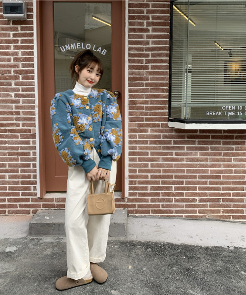 emi+(エミプラス)の「バイカラーボアドッキングニットカーディガン(ニット/セーター・レディース・ブラック/ブルー/ネイビー・FREE)」の7枚目の写真