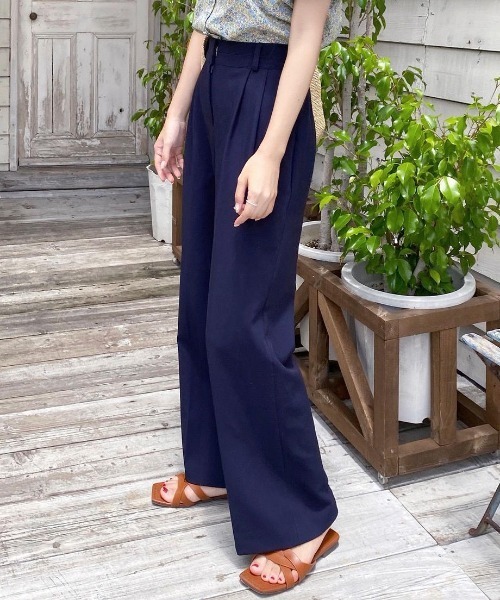 mood for a day（ムードフォーアデイ）の「two tuck pending slacks pants / ツータックバンドスラックスパンツ（スラックス・レディース・ネイビー/グレー・FREE）」の2枚目の写真