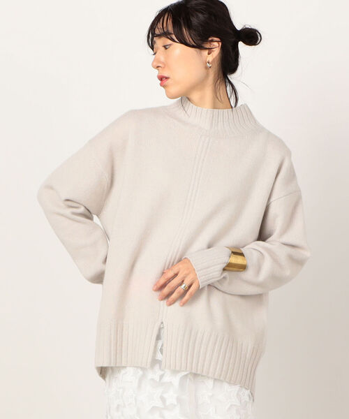 Rie Miller(リエミラー)の「ハイネックラウンドテールプルオーバーニット(ニット/セーター・レディース・レッド/ライトブルー/ベージュ/ピンク・38)」の15枚目の写真