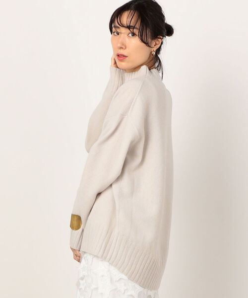 Rie Miller(リエミラー)の「ハイネックラウンドテールプルオーバーニット(ニット/セーター・レディース・レッド/ライトブルー/ベージュ/ピンク・38)」の9枚目の写真