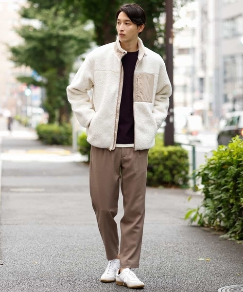 a.v.v（アーヴェヴェ）の「【一枚でもおしゃれ見え】フェイクレイヤードカットソー（Tシャツ/カットソー・メンズ・チャコールグレー/グリーン/ボルドー・46/50/44/48）」の7枚目の写真