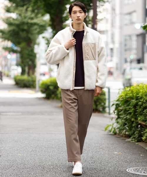 a.v.v（アーヴェヴェ）の「【一枚でもおしゃれ見え】フェイクレイヤードカットソー（Tシャツ/カットソー・メンズ・チャコールグレー/グリーン/ボルドー・46/50/44/48）」の8枚目の写真