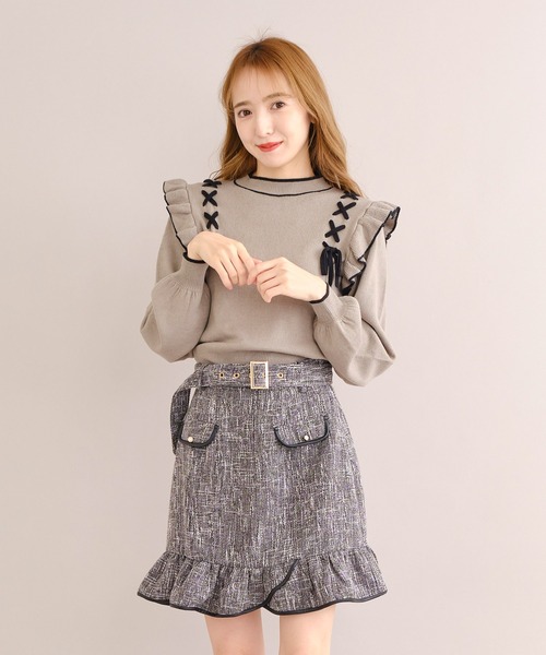 TITTY&CO.（ティティーアンドコー）の「ヘムフリルツイードスカート（スカート・レディース・オフホワイト/ブラック/グレー・SMALL/MEDIUM）」の4枚目の写真