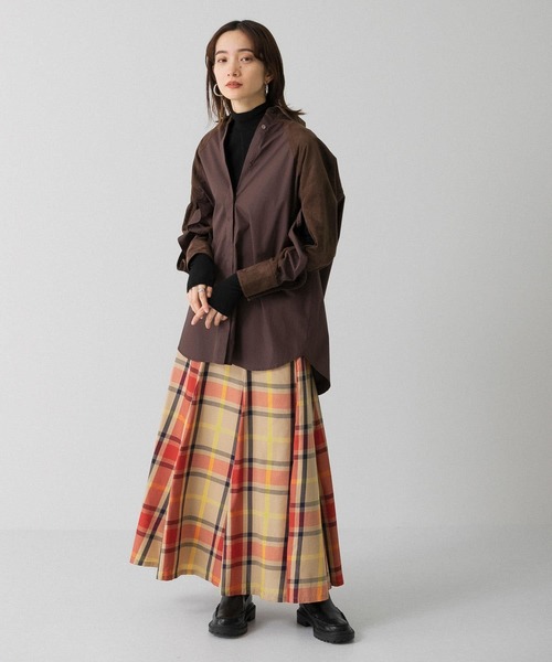 KBF(ケイビーエフ)の「シアーハイネックカットソー(Tシャツ/カットソー・レディース・ブラック/オフホワイト/ライトカーキ・ONE)」の19枚目の写真