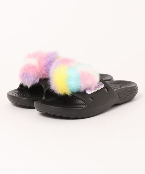 crocs(クロックス)の「クロックス crocs クラシック クロックス ファー シュアー スライド Classic Crocs Fur Sure Slide(サンダル・レディース・ブラック・22cm/23cm/26cm/27cm/24cm/25cm)」の1枚目の写真