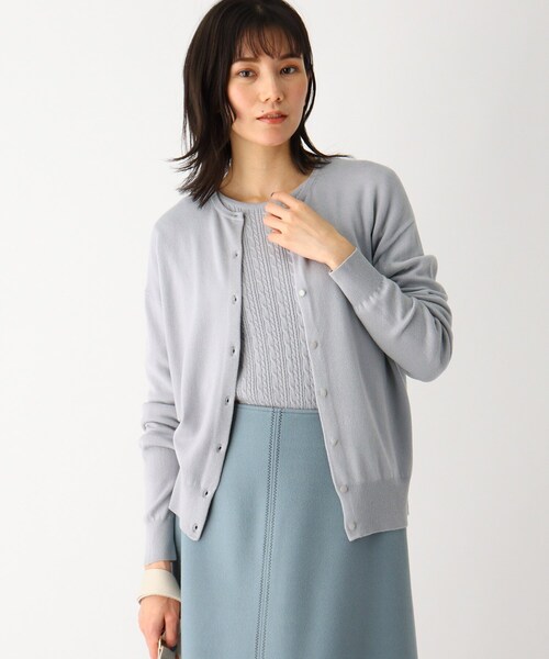 SOUP（スープ）の「◆【洗える/吸湿発熱・ソリストヒート(R)】クルーネックカーディガン（カーディガン/ボレロ・レディース・チャコールグレー/ライトグレー/ブラック/ダークグリーン/オフホワイト/サックスブルー/ブルー/ライトグリーン/サンドベージュ/ベビーピンク/ホワイト系5/ブラック系2/レッド系1/ゴールド系2・11/09）」の7枚目の写真