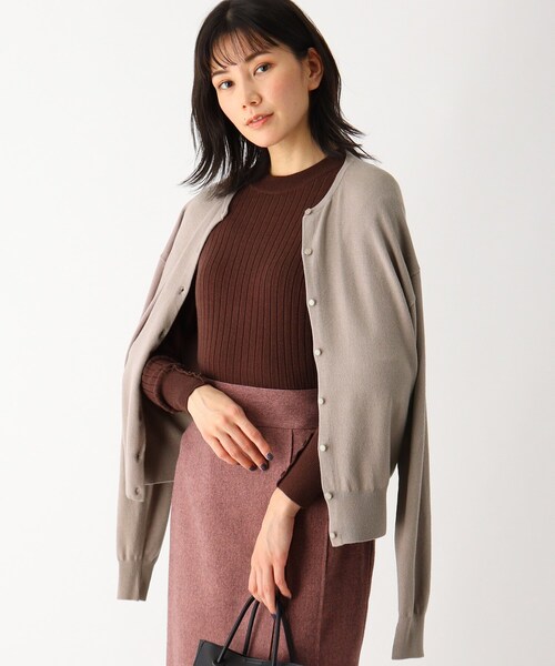 SOUP（スープ）の「◆【洗える/吸湿発熱・ソリストヒート(R)】クルーネックカーディガン（カーディガン/ボレロ・レディース・チャコールグレー/ライトグレー/ブラック/ダークグリーン/オフホワイト/サックスブルー/ブルー/ライトグリーン/サンドベージュ/ベビーピンク/ホワイト系5/ブラック系2/レッド系1/ゴールド系2・11/09）」の8枚目の写真