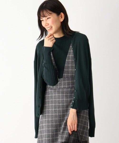 SOUP（スープ）の「◆【洗える/吸湿発熱・ソリストヒート(R)】クルーネックカーディガン（カーディガン/ボレロ・レディース・チャコールグレー/ライトグレー/ブラック/ダークグリーン/オフホワイト/サックスブルー/ブルー/ライトグリーン/サンドベージュ/ベビーピンク/ホワイト系5/ブラック系2/レッド系1/ゴールド系2・11/09）」の9枚目の写真