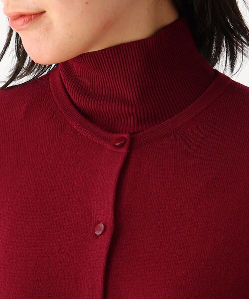 SOUP（スープ）の「◆【洗える/吸湿発熱・ソリストヒート(R)】クルーネックカーディガン（カーディガン/ボレロ・レディース・チャコールグレー/ライトグレー/ブラック/ダークグリーン/オフホワイト/サックスブルー/ブルー/ライトグリーン/サンドベージュ/ベビーピンク/ホワイト系5/ブラック系2/レッド系1/ゴールド系2・11/09）」の19枚目の写真