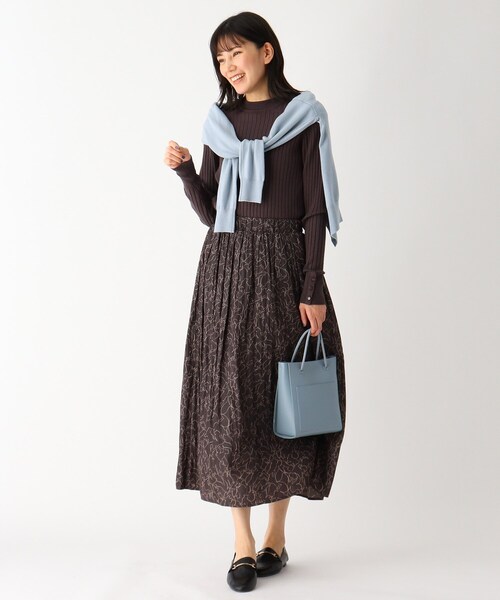 SOUP（スープ）の「◆【洗える/吸湿発熱・ソリストヒート(R)】クルーネックカーディガン（カーディガン/ボレロ・レディース・チャコールグレー/ライトグレー/ブラック/ダークグリーン/オフホワイト/サックスブルー/ブルー/ライトグリーン/サンドベージュ/ベビーピンク/ホワイト系5/ブラック系2/レッド系1/ゴールド系2・11/09）」の22枚目の写真