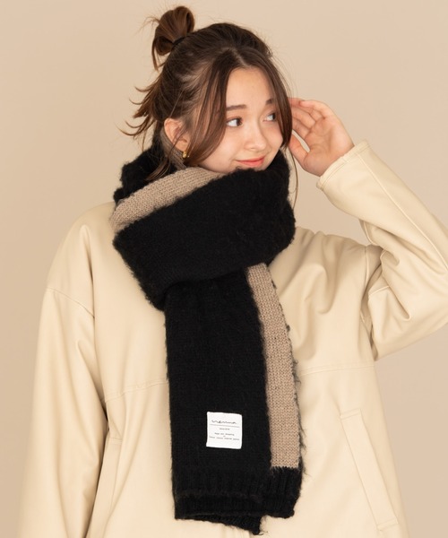 NEUNA（ヌナ）の「マルチウェイリバーシブルボリュームマフラー（マフラー・レディース・ブラック/グリーン・FREE）」の2枚目の写真